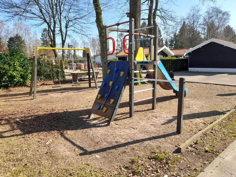 Gezellig ingerichte blokhut op een rustig park! Putten Buitenkant foto